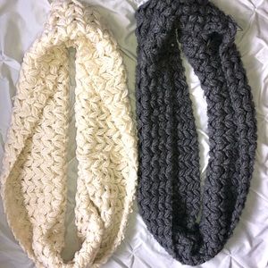 2 American eagle scarves